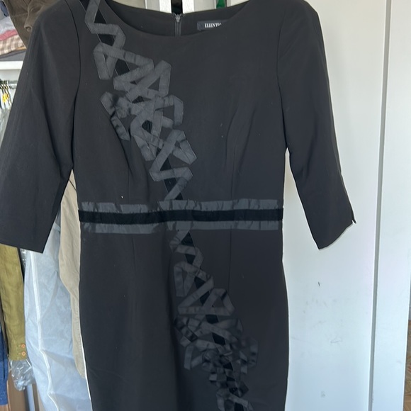 Gorgeous Ellen Tracy black dress with beautiful design - Picture 2 of 6